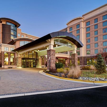 Embassy Suites Springfield Bagian luar foto