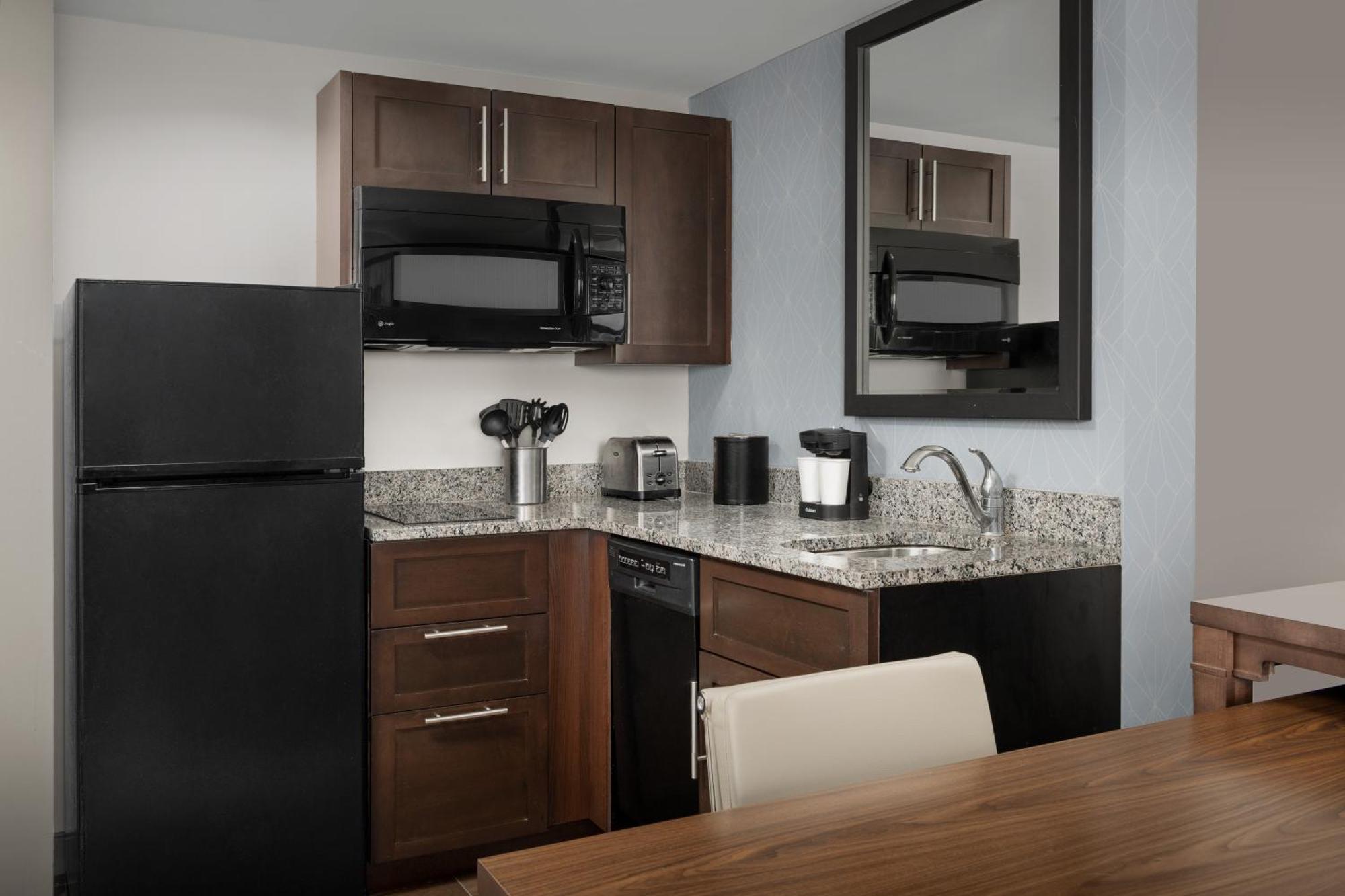 Embassy Suites Springfield Ruang foto