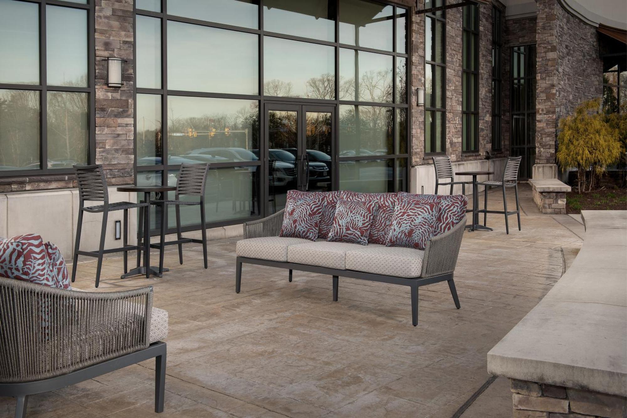 Embassy Suites Springfield Bagian luar foto