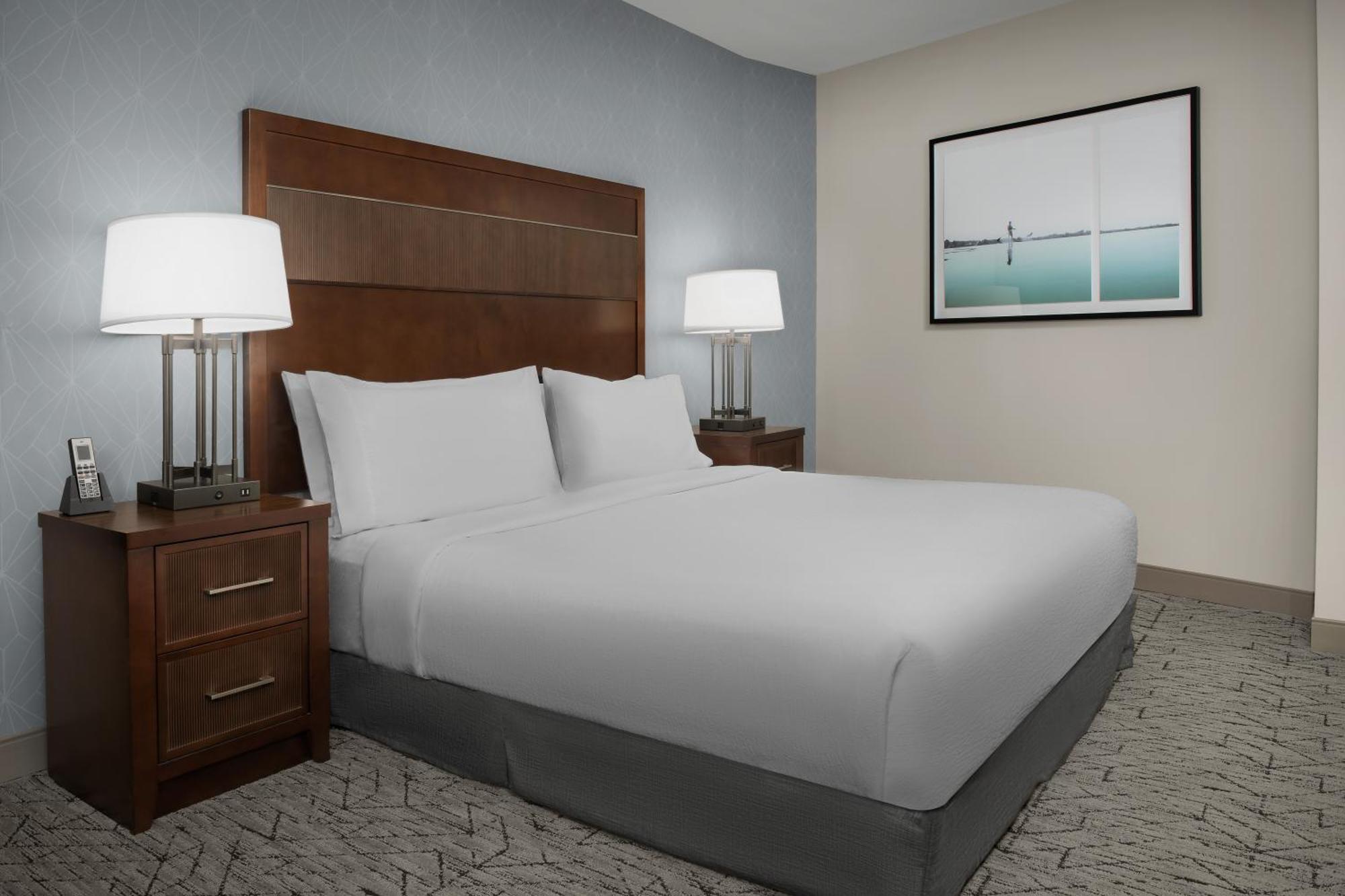 Embassy Suites Springfield Bagian luar foto