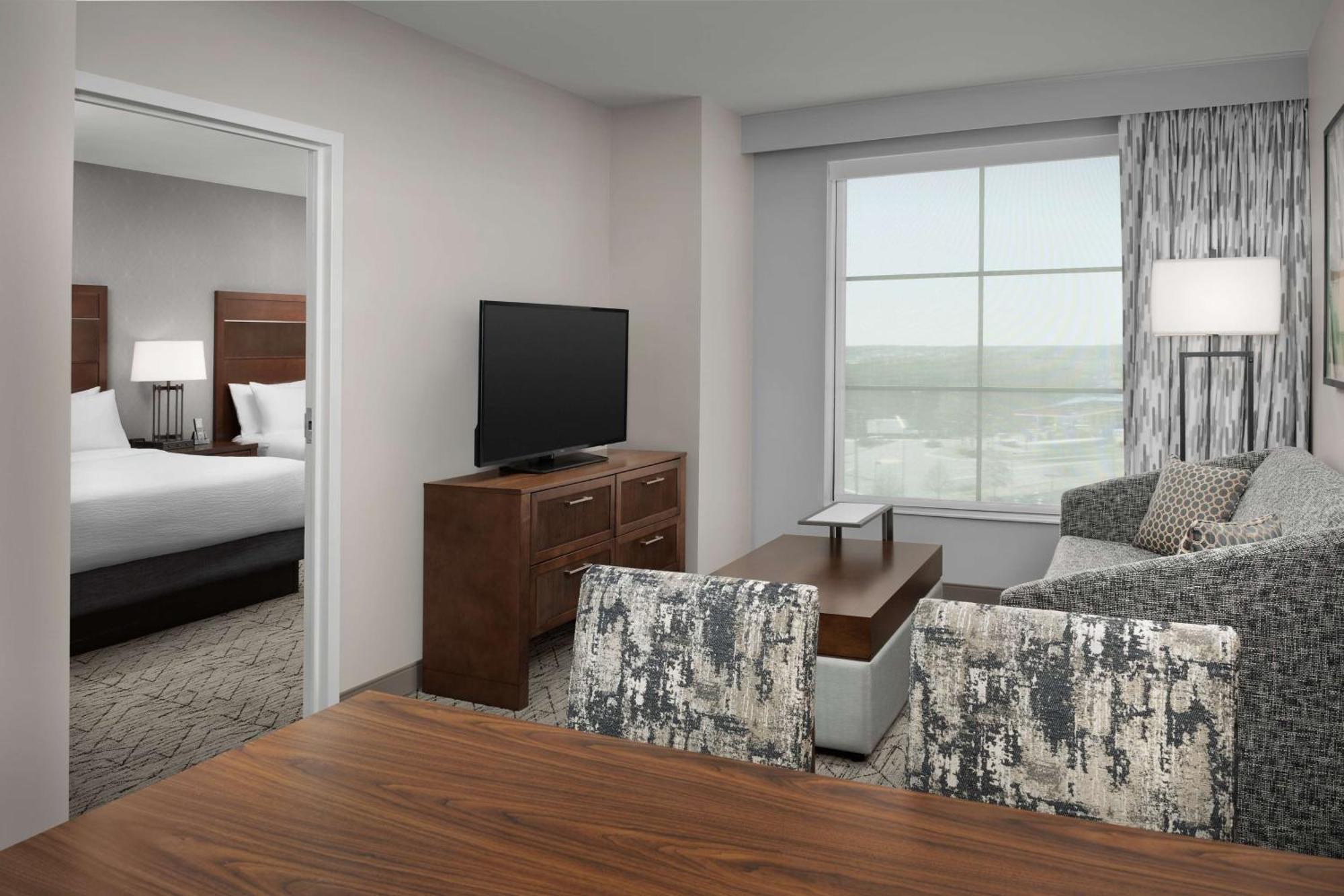 Embassy Suites Springfield Bagian luar foto